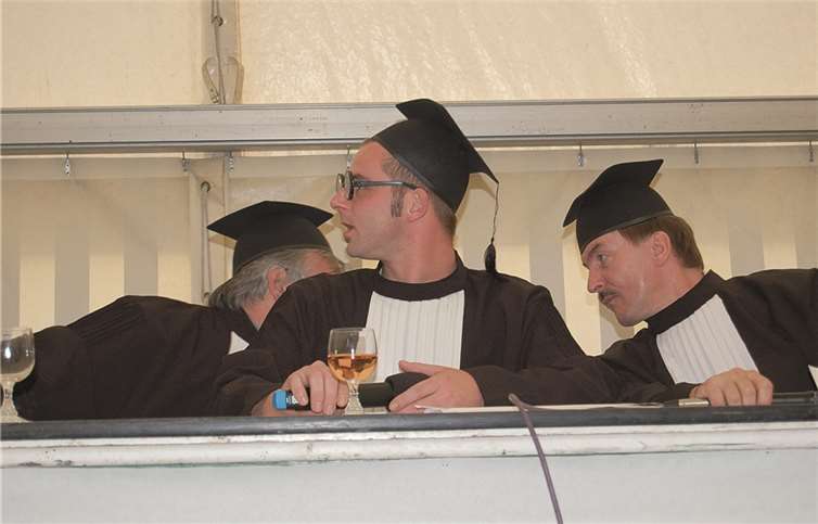 Am Sonntag, gegen 15 Uhr beginnt die diesjährige Verhandlung des Hahnengerichts. privat