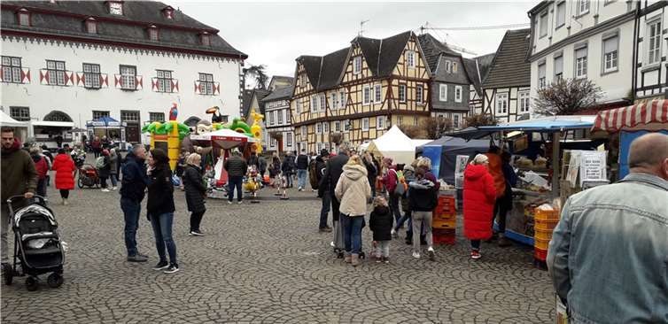 Am Sonntag kam Stadtfestgefühl auf dem Marktplatz auf.  Fotos: BG