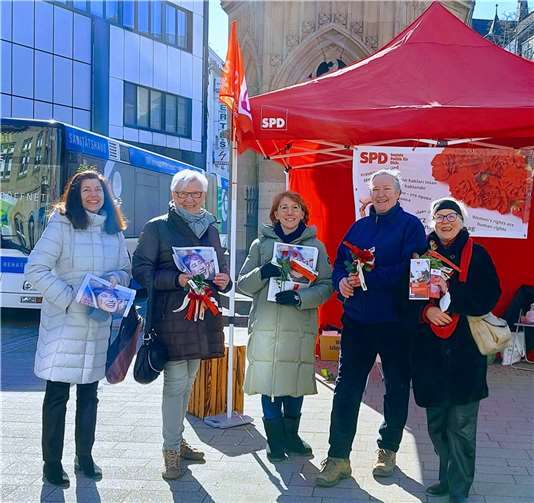 Am Stand der SPD zum Weltfrauentag konnte viel besprochen und diskutiert werden.  Foto: privat
