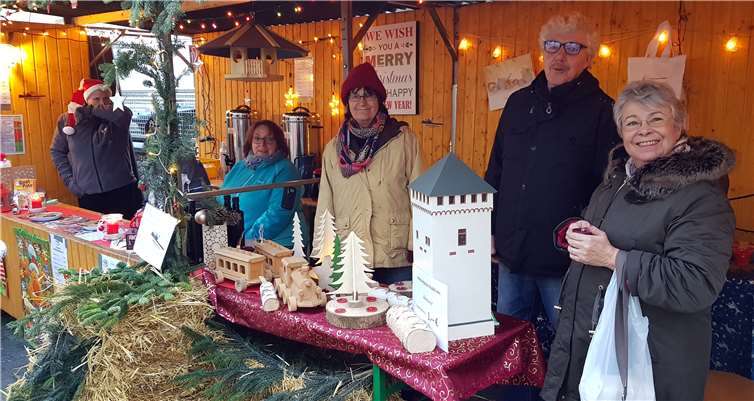 Am Stand des Verkehrs- und Verschönerungsvereins (VVV)war das Modell des Eulenturms zu sehen. Das in liebevollerHandarbeit hergestellte Modell war der Hauptpreis der Tombola.