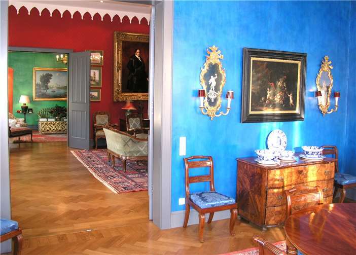 Am Tag des offenen Denkmals öffnen viele Sehenswürdigkeiten in Bendorf ihre Tore und bieten den Besuchern ein spezielles Programm. Hier der Blaue Salon in Schloss Sayn.privat