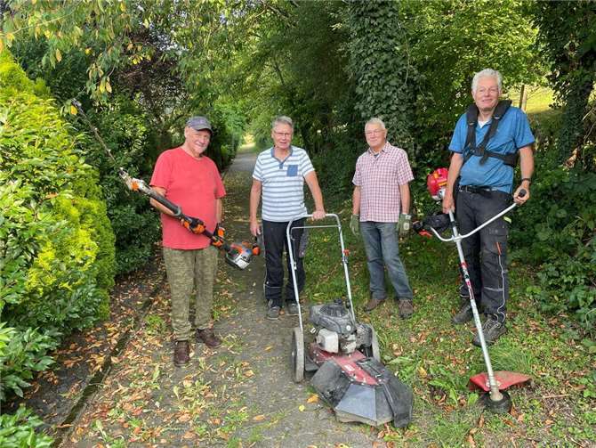 Am Verbindungsweg vom Schönblick zum Alten Friedhof gab es allerhand zu tun. 