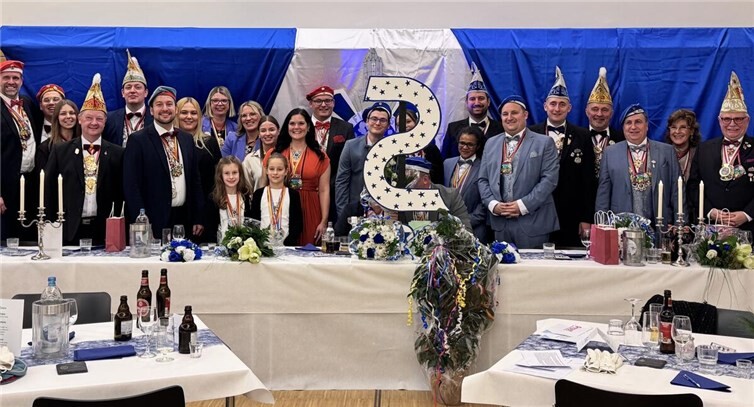 Am Vergangenen Samstag lud die älteste Andernacher Karnevalsgesellschaft „Fidelitas 1893 Blaue Funken Andernach“ eine ausgewählte Personenzahl aus, um Ihnen das neue Prinzenpaar vorzustellen. Foto: privat