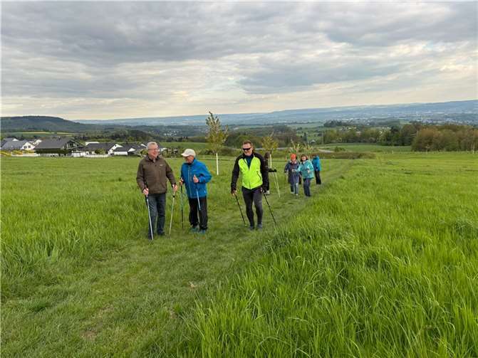 Am Volkswandertag des TV Rengsdorf am 9. Mai bietet die Nordic-Walkingruppe des TV Rengsdorf ebenfalls eine Strecke besonders für Walker*innen an. Foto: TV Rengsdorf
