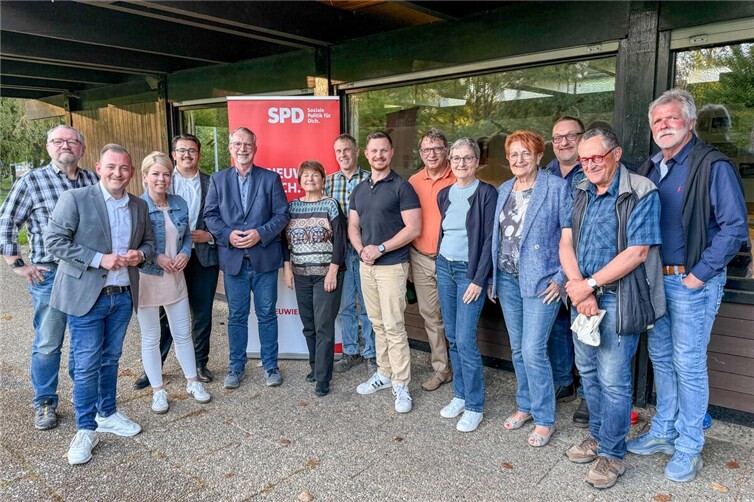 Am Vorabend des 1. Mai kamen interessierte Mitglieder zusammen, um den zurückliegenden Landtagswahlkampf und die gemeinsamen Anstrengungen gemeinsam Revue passieren zu lassen.