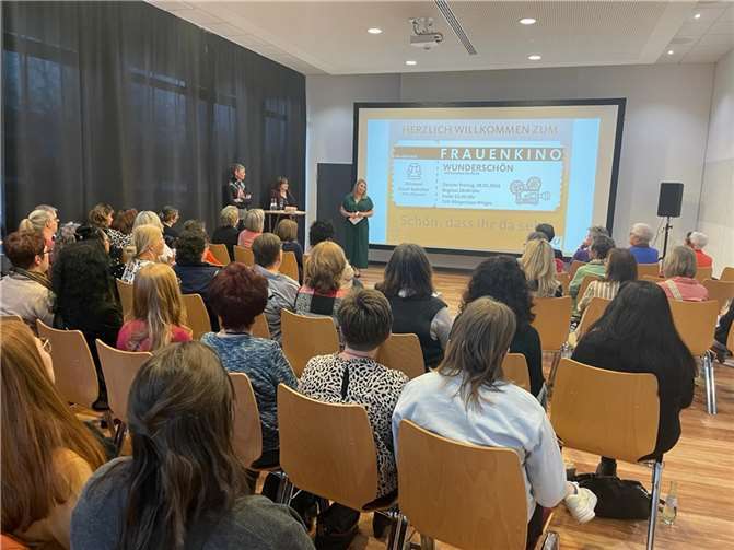 Am Weltfrauentag, den 8. März 2024, veranstaltete die CDU Wirges mit Initiatorin Jacqueline Schlotter das Frauenkino im Bürgerhaus Wirges. Foto: Anke Schmidt