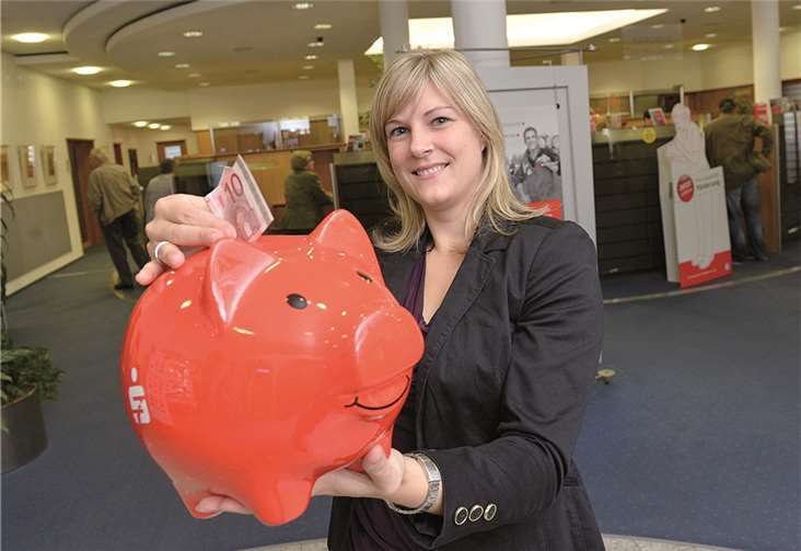 Am Weltspartag können die Kleinen wieder ihre Sparschweine in den KSK-Filialen abgeben. privat