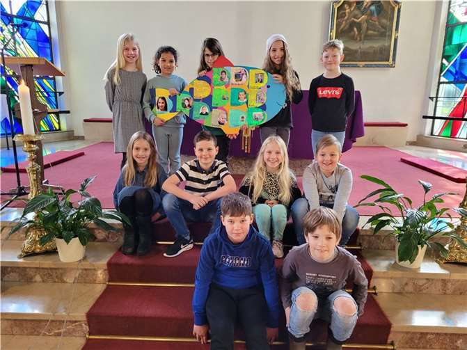 Am Wochenende, 19./20. März 2022 stellten sich die diesjährigen Kommunionkinder in Plaidt, Miesenheim und Saffig der Gemeinde vor. Foto: privat