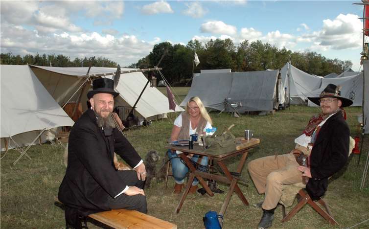 Am Wochenende leben die Teilnehmer in einer anderen Welt.