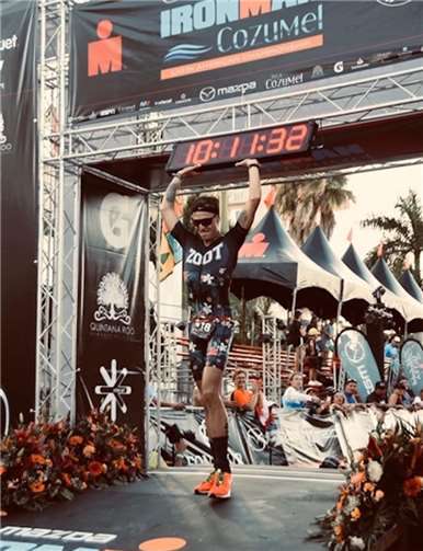 Am Ziel eines harten Tages, „you are an Ironman“.