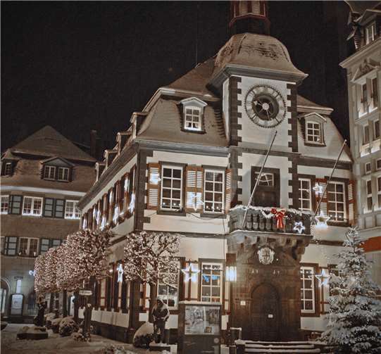 Am äußeren Gesamteindruck des denkmalgeschützten Alten Rathauses wird sich durch die gastronomische Nutzung nichts ändern und auch das Trauzimmer im Obergeschoss bleibt erhalten. WE