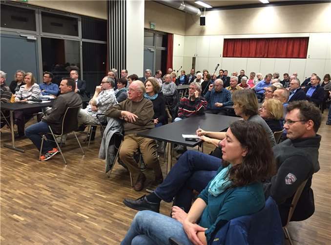 Am aktuellen „Karthäuser Gespräch“ nahmen zahlreiche Anwohner teil. privat