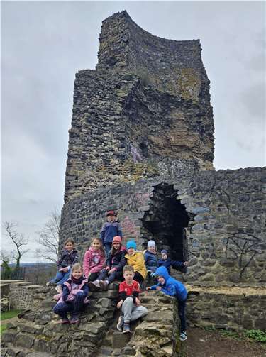 Am dritten Tag der Ferienbetreuung stand ein Ausflug zur Tomburg auf dem Programm.