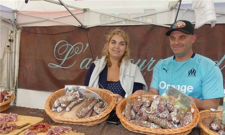 Am französischen Stand überzeugten unterschiedliche Salamispezialitäten und Gewürze und Seife aus der Provence.