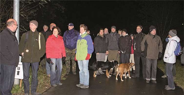 Am frühen Morgen des 4. Dezembers - dem „Barbaratag“ wird den Bergleuten gedacht, indem von  authentischen Arbeiterwohnorten aus zufuß gestartet und die imaginäre  „Frühschicht“ auf der Emser Hütte um 6 Uhr Morgens als Ziel anvisiert wird.privat
