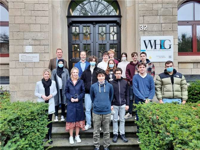 Am geschichtsträchtigen 9.11. hatte der Sozialkunde-Leistungskurs der Jahrgangsstufe 12 des Werner-Heisenberg-Gymnasiums die Möglichkeit, eine Diskussion mit gleich drei Landtagsabgeordneten zu führen.Foto: privat