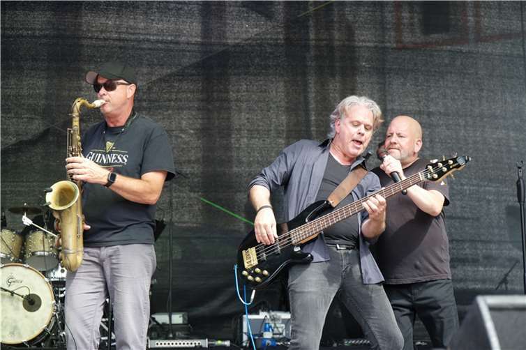 Am letzten Tag des beliebten Festivals in Bendorf gab die Mega-Band ein XXL-Konzert und brachte den ganzen Marktplatz zum Beben.