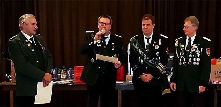 Am späten Nachmittag startete in der Schützenhalle die Jahreshauptversammlung der Schützenbruderschaft, in der der Vorstand das Vereinsjahr 2018 Revue passieren ließ.Wolfgang Appelt