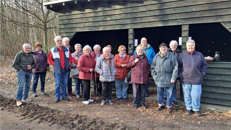 Am vergangenen Dienstag konnte die Glühweinwanderung der Krufter Senioren nachgeholt werden.  Foto: privat