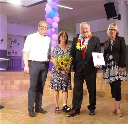 Feierliche Verabschiedung von Schulleiter Martin Leupold Am vergangenen Freitag wurde an der St. Thomas Realschule plus in Andernach der langjährige Schulleiter Martin Leupold verabschiedet. Foto: privat