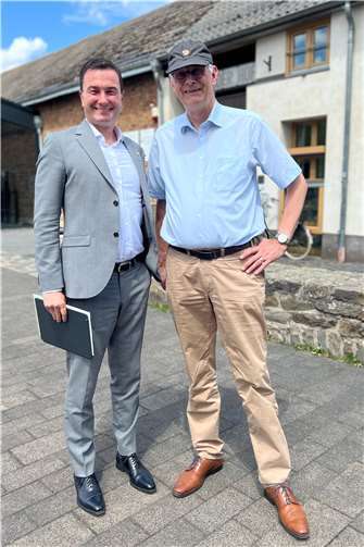 Am vergangenen Montag hieß Bürgermeister Ludger Banken den Kölner Regierungspräsidenten Dr. Thomas Wilk in Rheinbach herzlich willkommen. Fotos: Stadt Rheinbach