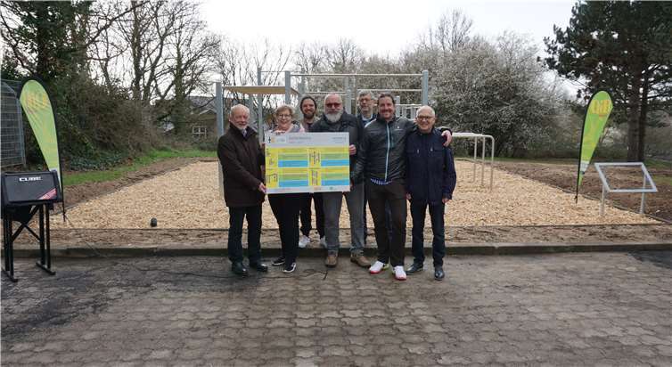 Am vergangenen Samstag wurde der Fitness-Outdoor-Parcours im Bereich der Sporthalle am Höhenring 100 in Heimerzheim eröffnet.Foto: privat