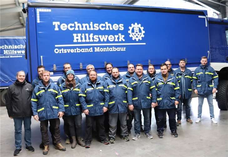 Am vergangenen Wochenende widmeten sich 15 Helfende des Technischen Hilfswerk Montabaur, in Zusammenarbeit mit dem TÜV Rheinland, der Ausbildung zum Zeltrichtmeister/in. Foto: Nic Adler THW