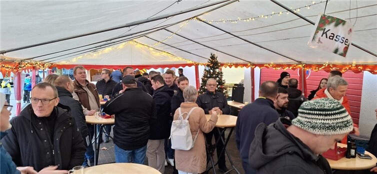 Am zweiten Advent fand wieder das lebende Adventsfenster bei den Eicher Floriansjüngern statt.