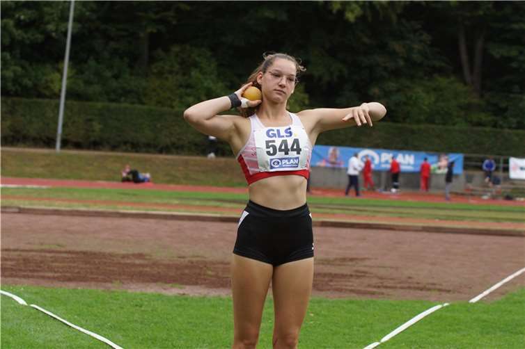 Amelie Schmitt führte mit 3511 Punkten das W15-Siebenkampf-Feld in Limburgerhof als Siegerin an.  Foto: LG Rhein-Wied