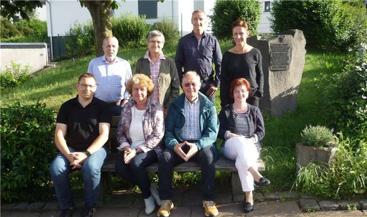 Amtierender Schöffenstuhl (v.l.o.): Peter Weyer, Gudrun Altenhofen,Michael Rix, Anke Zilles, v.l.u.: Michael Johannknecht, Amtfrau Gisela Kern, Vizeamtmann Peter Sistenich und Andrea Schuh.Foto: privat