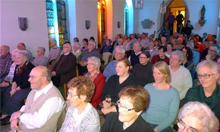 Amüsiert und konzentriert lauschte das Publikum den Vorträgen.Günther Mallmann
