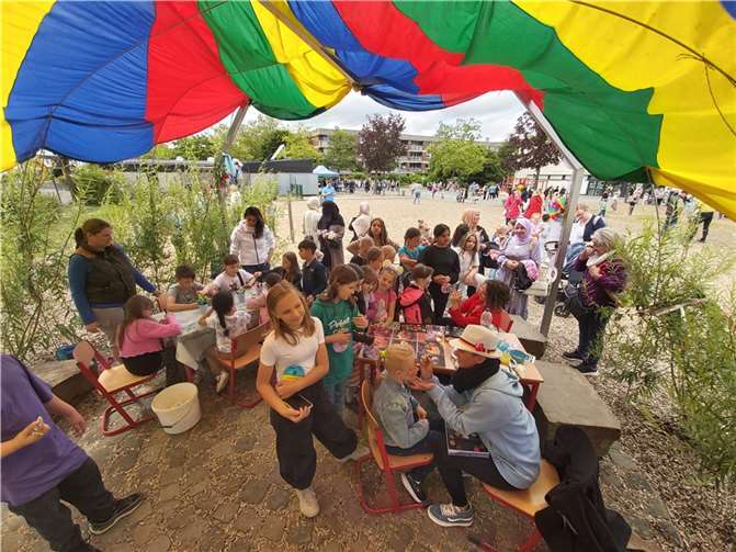 An 15 kreativen und abwechslungsreichen Stationen konnten die Schülerinnen und Schüler sich ausprobieren.