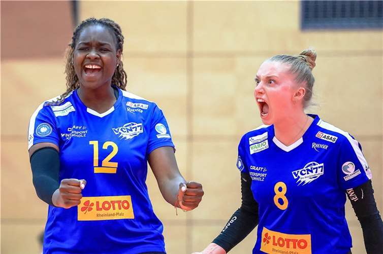 An Kampfbereitschaft fehlte es den Deichstadtvolleys Sarah Kamarah und Maddy Halteman nicht. Foto: Tobias Jenatschek