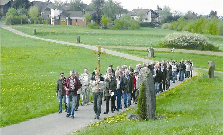 An Karfreitag begehen die Männer den Kreuzweg um 9 Uhr.  Privat