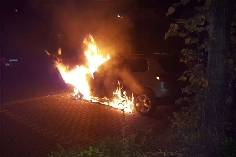 An Pfingsten ist am Moselufer ein VW Tiguan ausgebrannt. Foto: Polizei