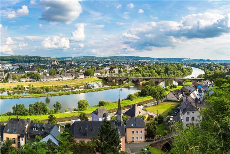 An Rhein und Mosel, hier Trier, gab es schon Hochkultur, als ganz Deutschland noch buchstäblich „Dunkeldeutschland“ war. Foto: fotolia.com © Sergii Figurnyi