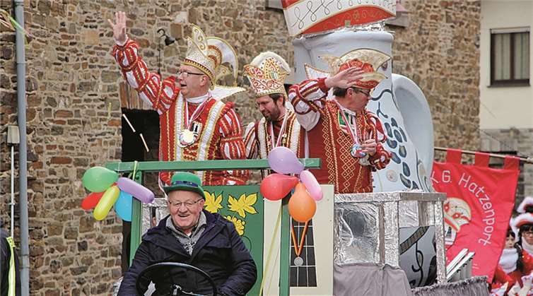 An Rosenmontag zogen die Narren durch die Straßen von Hatzenport. privat