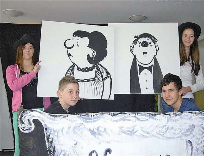 An Vicco von Bülow alias Loriot und seine Knollennasenmännchen erinnern die Realschüler von der Untermosel mit ihrer aktuellen Aufführung. privat