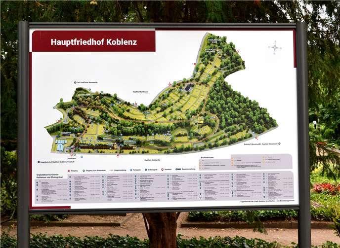 An acht Stellen des Hauptfriedhofs bietet ein dreidimensionaler und naturgetreuer Plan jetzt den Besuchern bessere Orientierung.Foto: Stadt Koblenz