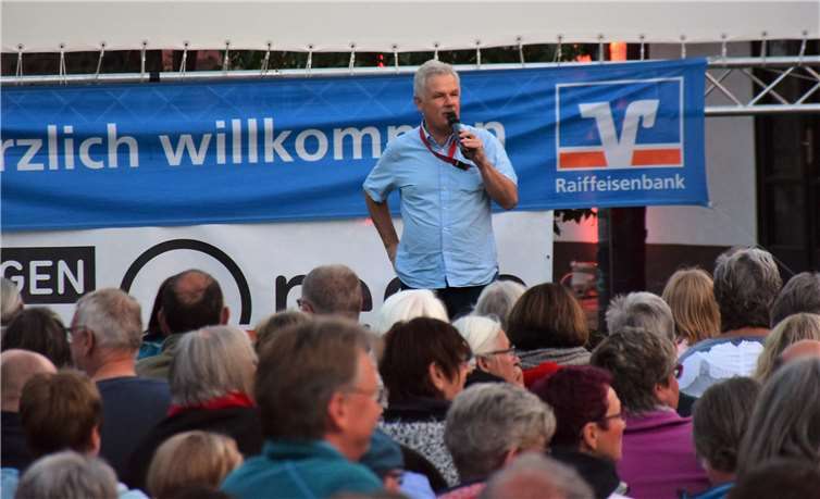 An allen Abenden begrüßte Bürgermeister Stefan Raetz die Gäste zum Sommerkino.