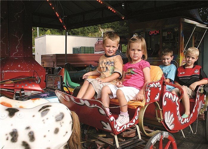 An allen Tagen hatten die Schausteller mit ihren Karussells und weiteren Ständen für die Kinder des Ortes bestens gesorgt.