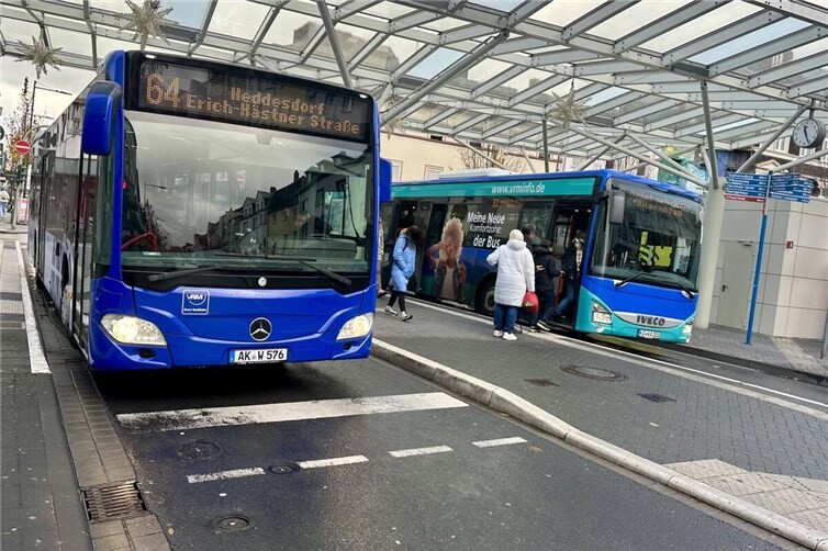 An allen vier Adventssamstagen sowie am verkaufsoffenen Sonntag, dem 30. November, können Fahrgäste die innerstädtischen Buslinien kostenlos nutzen.Foto: Stadt Neuwied