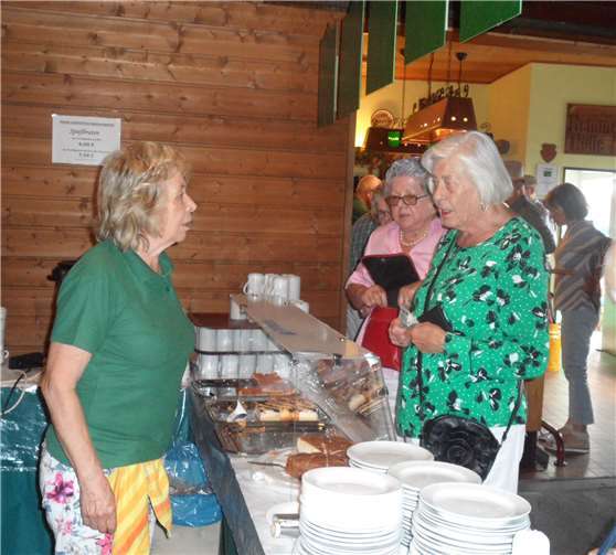 An beiden Nachmittagen lockte ein reichhaltiges Küchenbuffet.