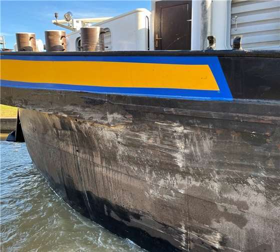 Mosel: Güterschiff fährt gegen Ufermauer An dem Gütermotorschiff enstand ein leichter Sachschaden. Foto: Polizeipräsidium Einsatz, Logistik und Technik, WSP-Station Koblenz