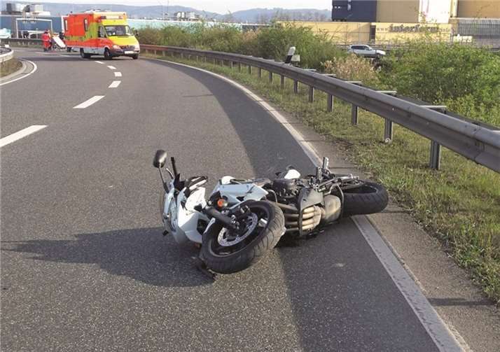 An dem Motorrad entstand rund 5000 Euro Schaden. Foto: Polizei