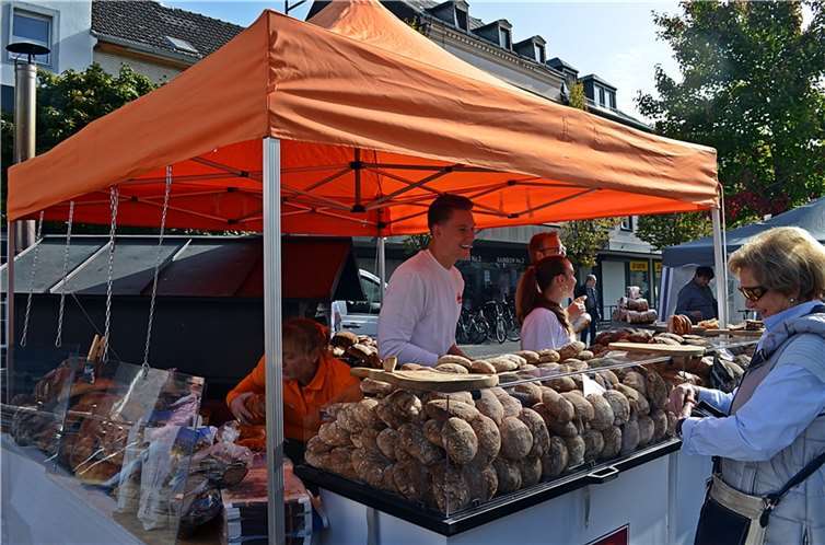 An den Markständen gab es allerlei Köstliches und Nützliches zu entdecken.