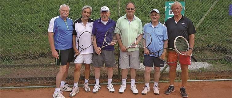 An den Siegen waren folgende Spieler beteiligt v.li. Kurt Pape, Johannes Wingen, Karl-Heinz Hausen, Heribert Eugen, Günther Marx, Edi Eberl, er fehlt Wolfgang Klein. privat