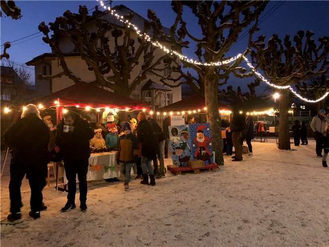 An den Ständen wurden von den Schülern selbst gemachte Dinge verkauft.