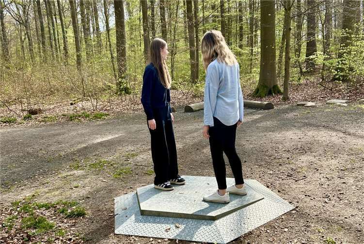 An den Stationen des Fitnessparcours lässt sich Gesundheit im Einklang mit der Natur trainieren. Foto: Mira Bind / Stadtverwaltung Lahnstein