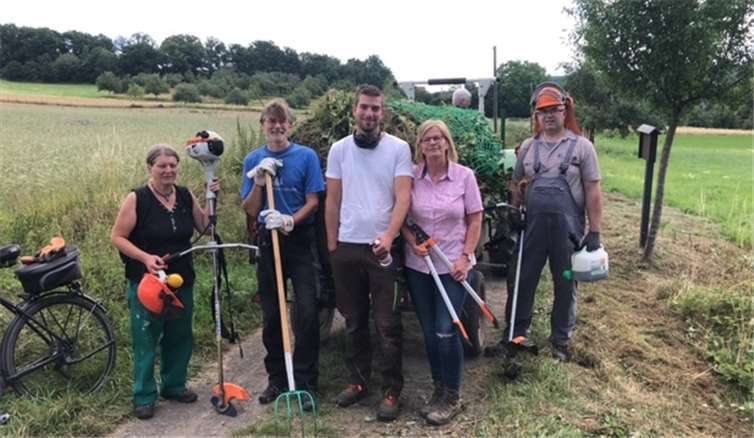 An den zwei vergangenen Samstagen wurden von Mitgliedern der NSG die ersten Teilstücke des Lehrpfades, beginnend ab Ende Schulstraße in Waldorf, saniert.Fotos: privat